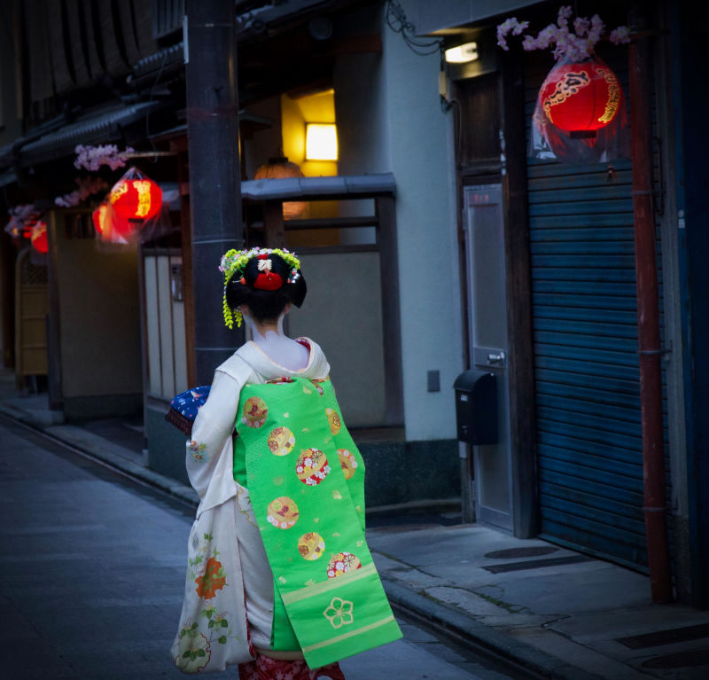 En Route. Kyoto, Japan. By Vincent Maggio.